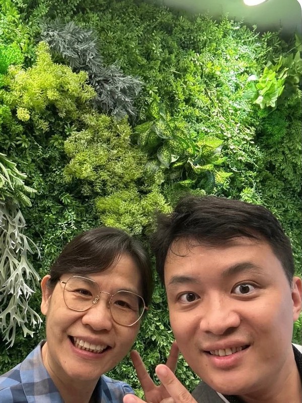 患者與王醫師矯正合照
