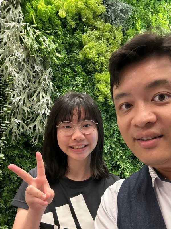 患者與王醫師矯正合照